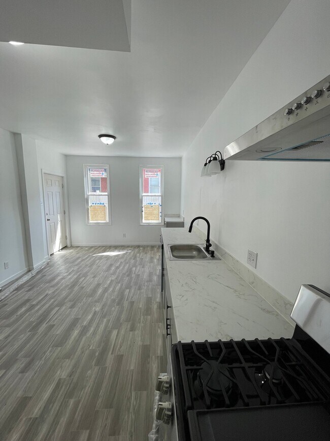 Foto del edificio - 132 N West St