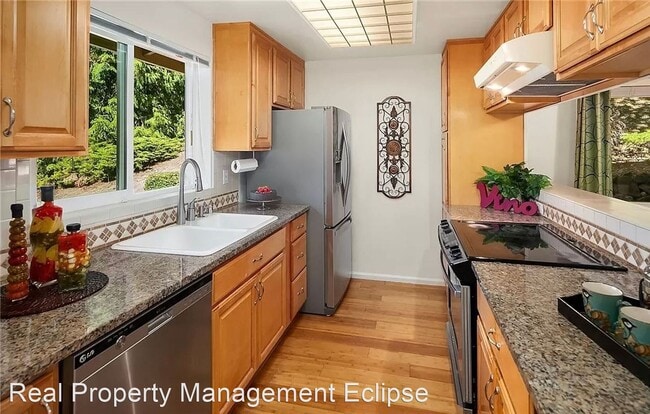 Building Photo - 2 br, 2 bath House - 16007 NE 41st Ct #7A