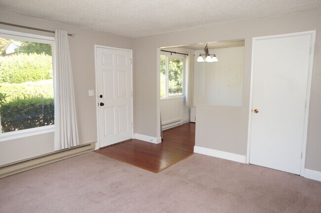 Foto del edificio - SW Portland 3 bedroom 2 bathroom Ranch