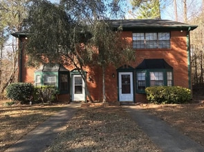 Building Photo - Room in Townhome on Patterson Cir