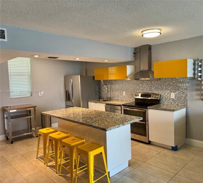 Building Photo - 3000 Marcos Dr