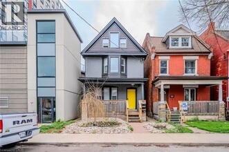 Building Photo - 74 Cathcart St