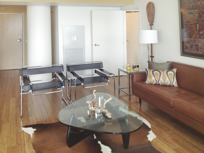 Foto del edificio - 1720 Maple Ave