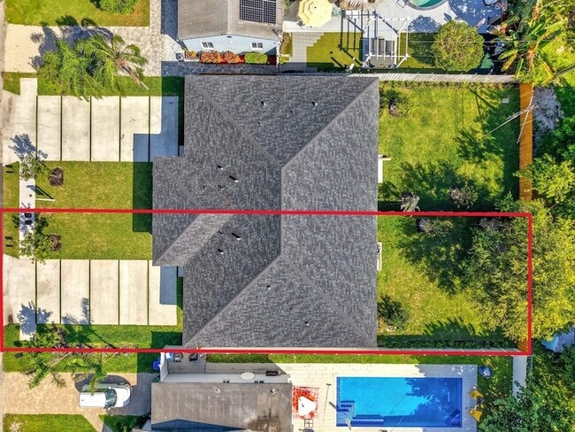 Building Photo - 1214 NW 4th Ave