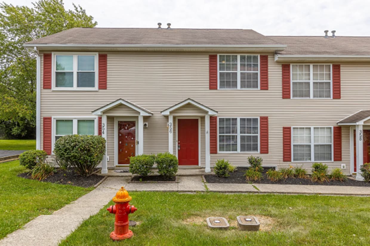 Lovely Townhouse in Winchester! All Electric, Off-Street Parking, W/D Hookups, Small Pets Ok! - Lovely Townhouse in Winchester! All Electric, Off-Street Parking, W/D Hookups, Small Pets Ok!