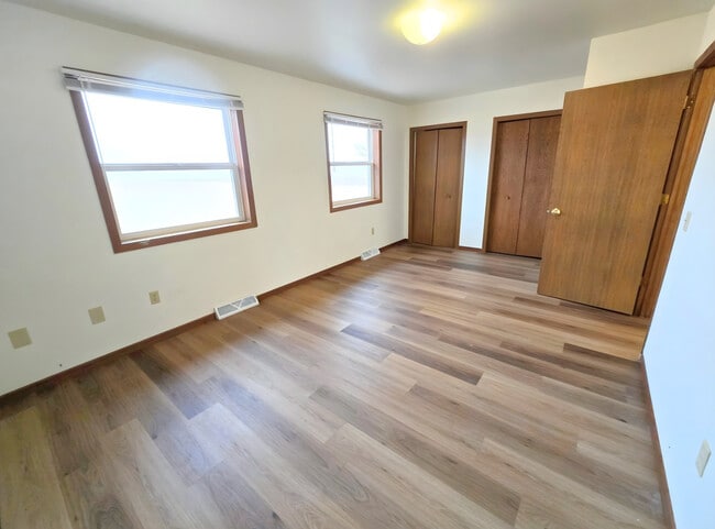 Building Photo - Dane Townhomes