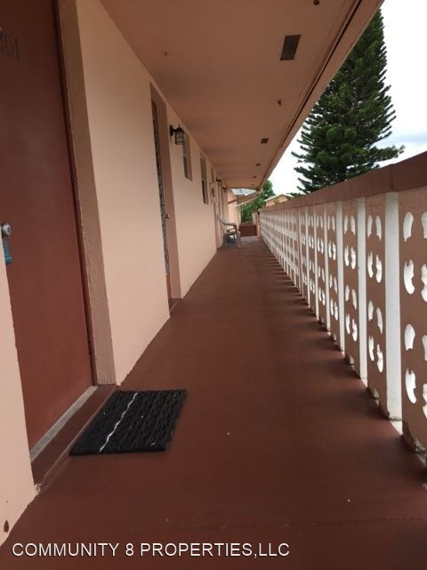 Building Photo - 3 br, 2 bath House - 7480 SW 10 CT #201A