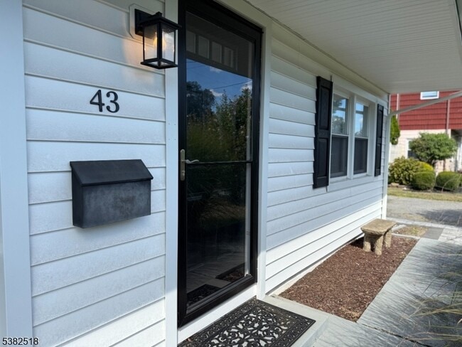 Building Photo - 43 Washburn Rd