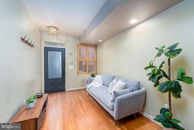 Foto del edificio - 2132 Cambridge St