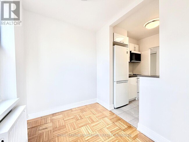 Photo du bâtiment - 1545 Bathurst St