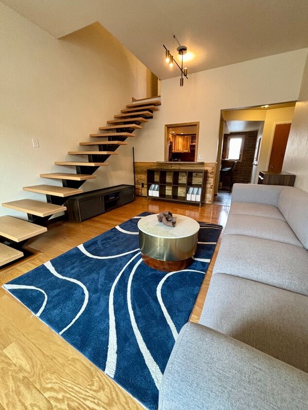 Foto principal - 1 Bed 1 Bath Condo in the heart of Down Town!