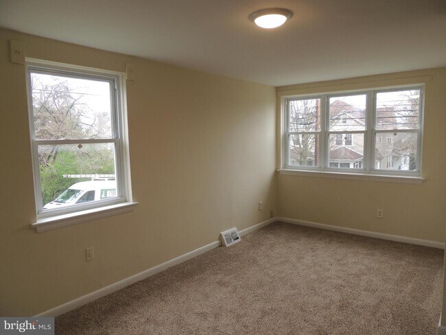 Building Photo - 3401 Berkley Ave