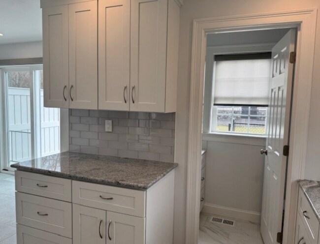 Foto del edificio - 78 Mountain Rd