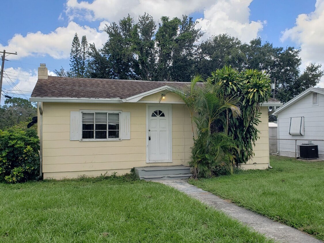 Foto principal - 3900 55th Ave N