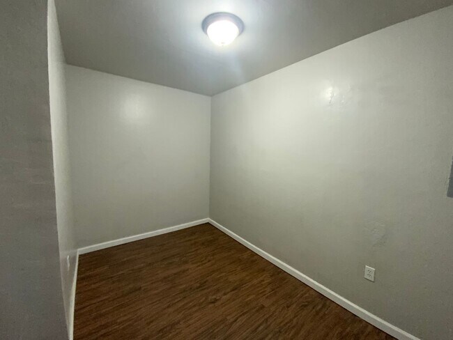 Foto del edificio - 3 bedroom 2 bath with bonus rooms - Bethany Schools!