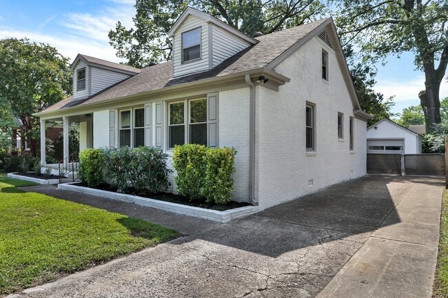 Foto del edificio - 3651 Galloway Ave