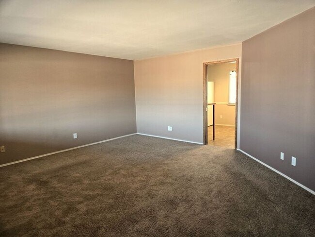 Building Photo - 4330 W Royal Palm Rd