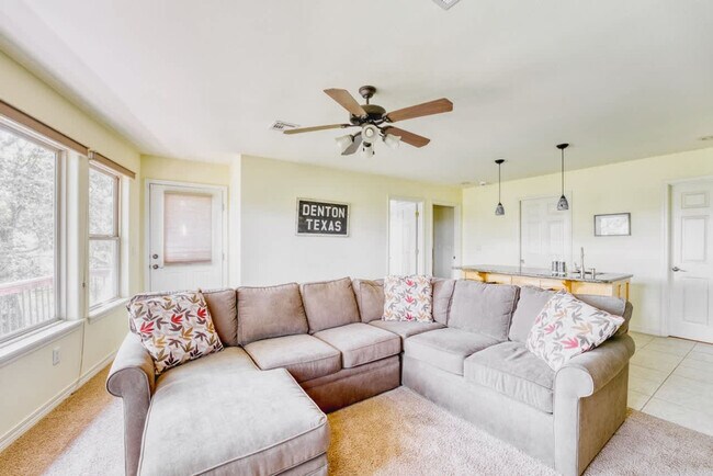 Building Photo - 10902 Hegwood Rd