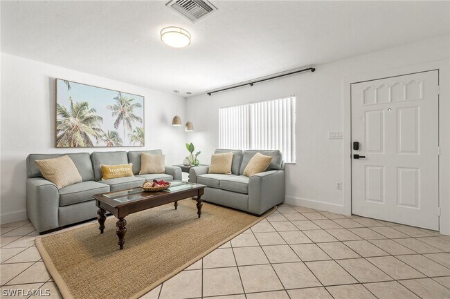 Foto del edificio - 742 111th Ave N