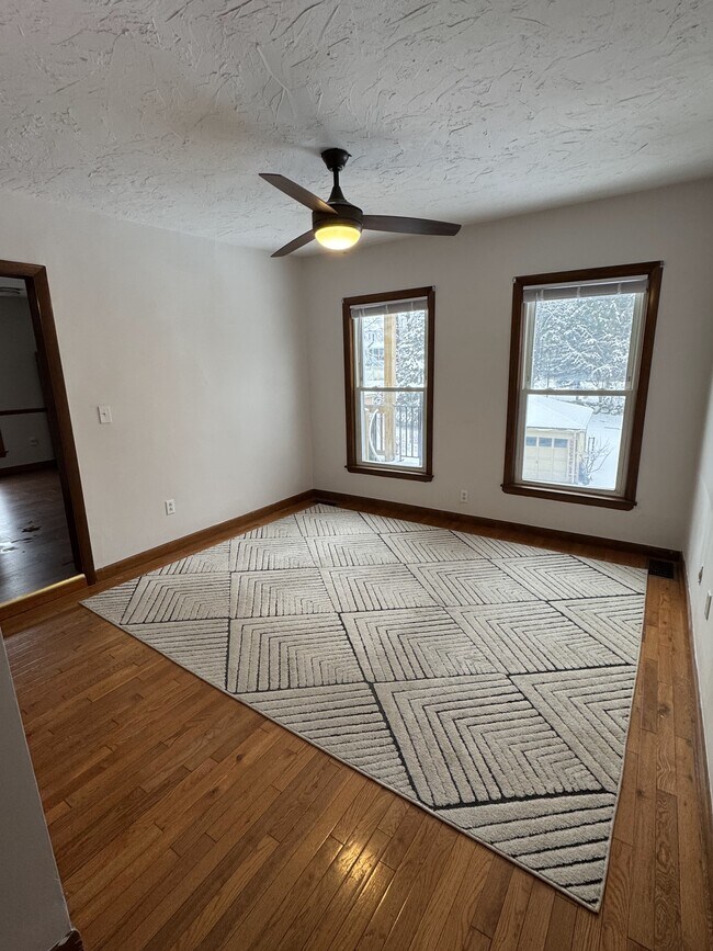 Living Room - 4 Rutland St