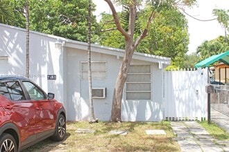 Building Photo - 2461 NW 5th St