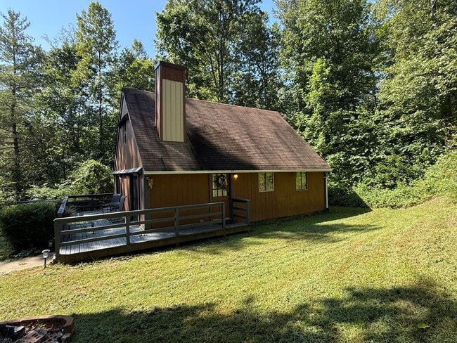 Foto del edificio - 4130 Monacan Trail Rd