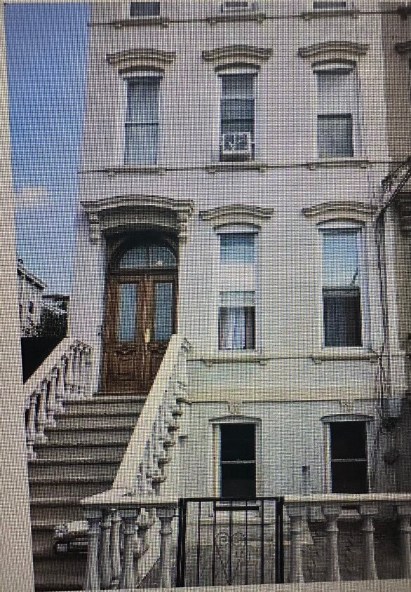 Primary Photo - 262 Suydam Ave