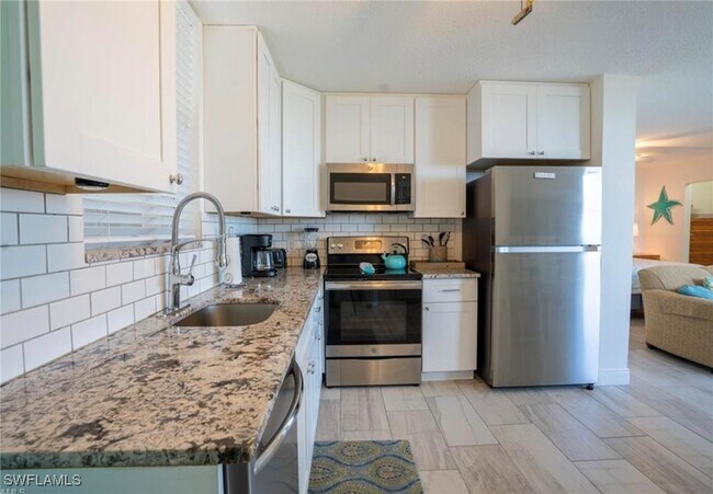 Foto del edificio - 5600 Bonita Beach Rd SW