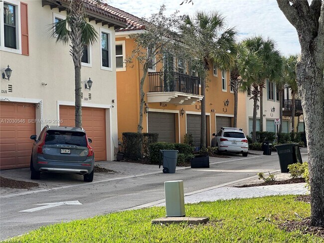Foto del edificio - 12630 NW 32nd Ct