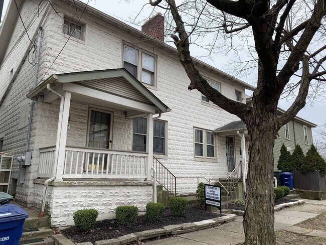 Building Photo - 167 E Lincoln St