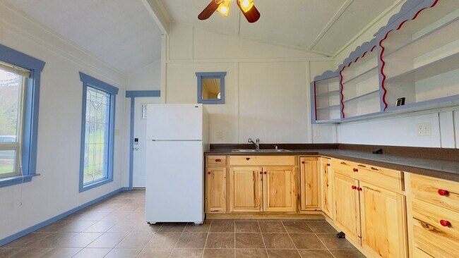 Foto del edificio - Lakefront Cabin on Summit Lake