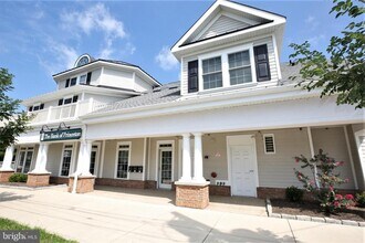 Building Photo - 11 Cranbury Rd