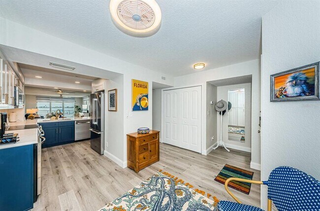 Foto del edificio - 6105 Bahia Del Mar Cir N