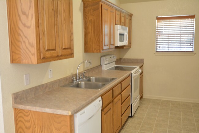 Foto del edificio - 28 Bluebonnet Dr