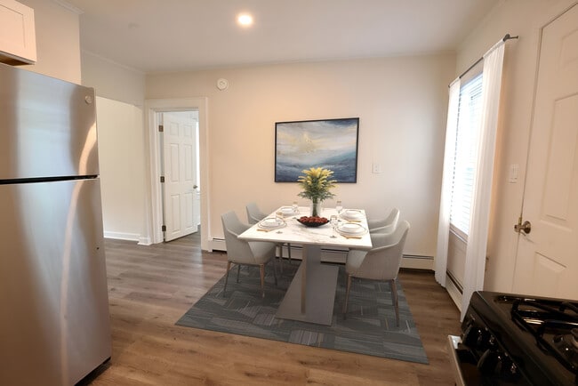 DININGROOM - Meadows at East Patchogue