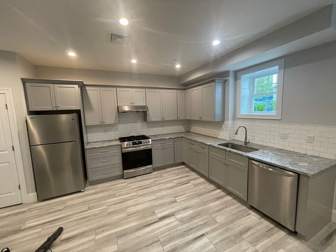 Foto principal - All new modern one bedroom with parking