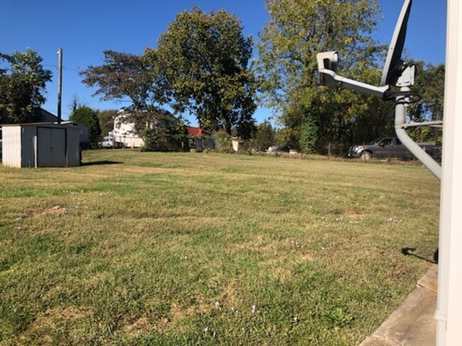 Building Photo - 2 Bedroom House Near E.C. Glass High School