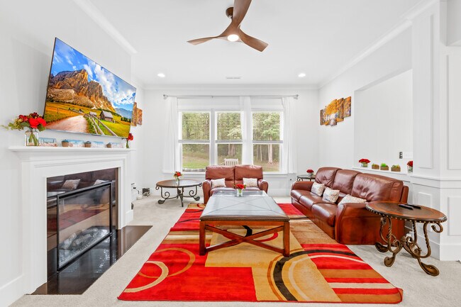Foto del edificio - Room in Single Family Home on Grace Ln