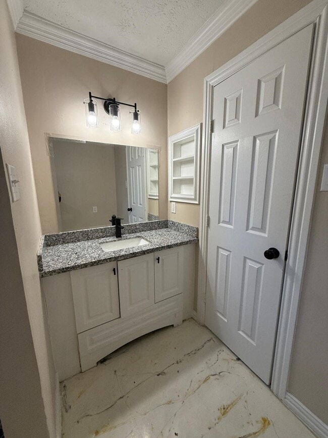 Building Photo - 22610 Smokey Hill Dr