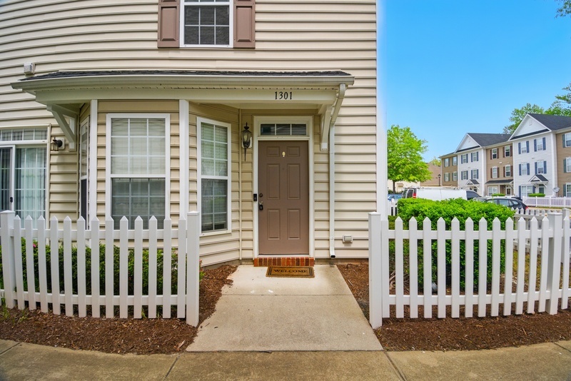 Primary Photo - 1301 Teton Cir