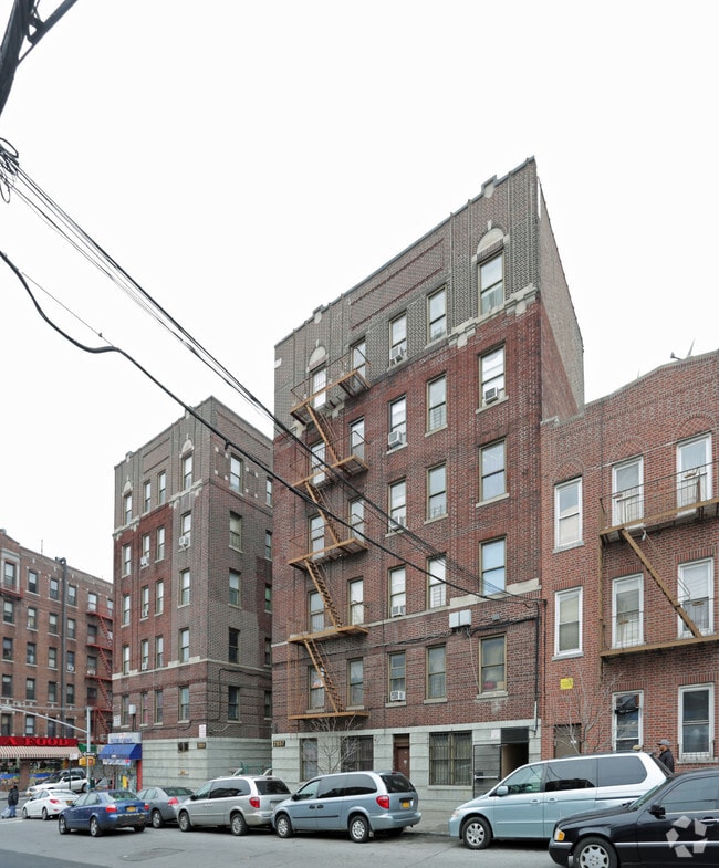 Building Photo - 2851-2857 Valentine Ave