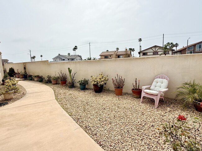 Building Photo - 4966 Dunes Cir