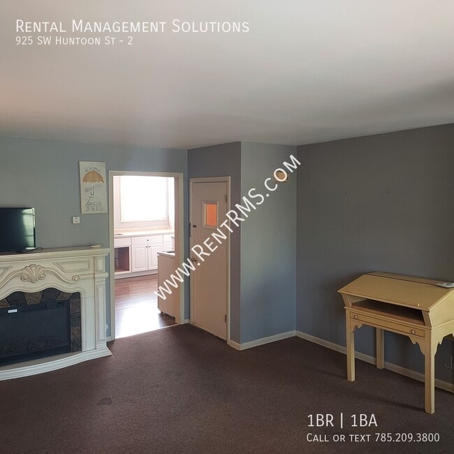 Building Photo - 925 SW Huntoon St