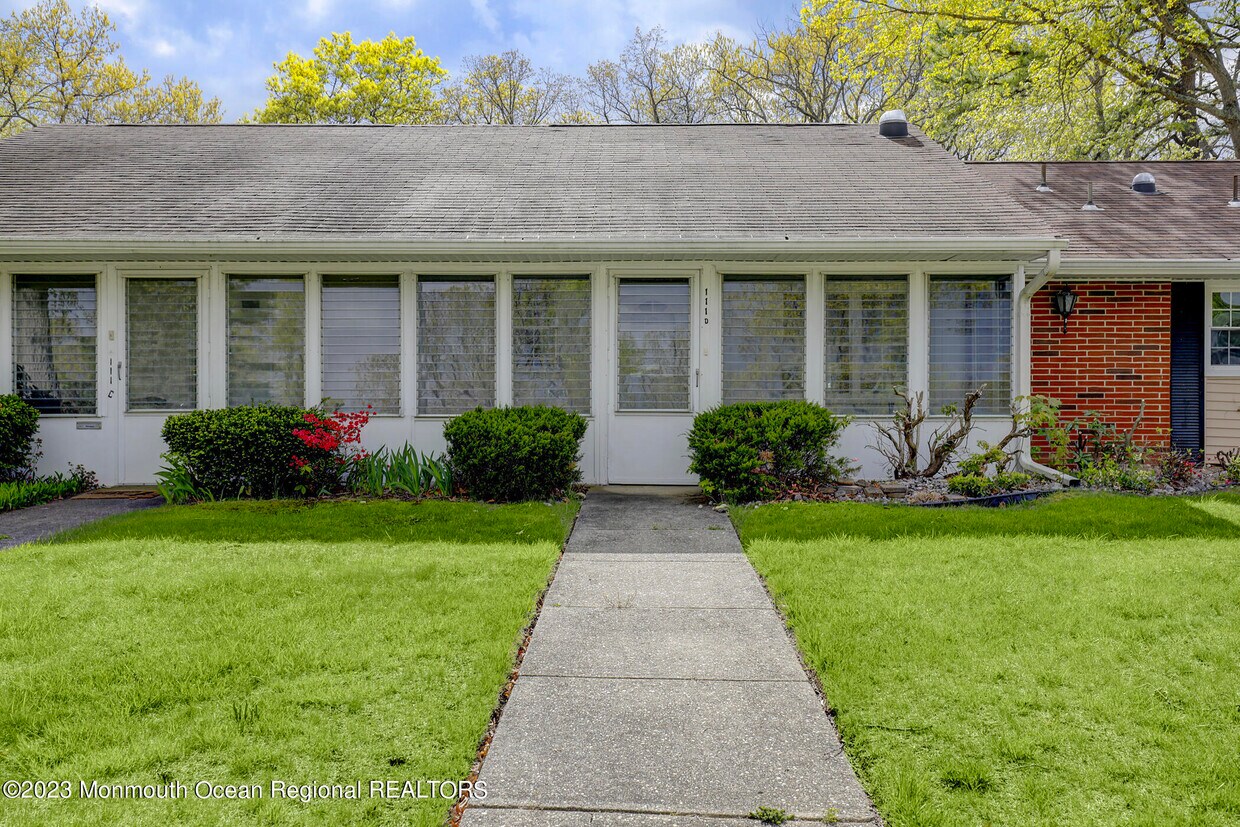 Primary Photo - 111D Edinburgh Ln