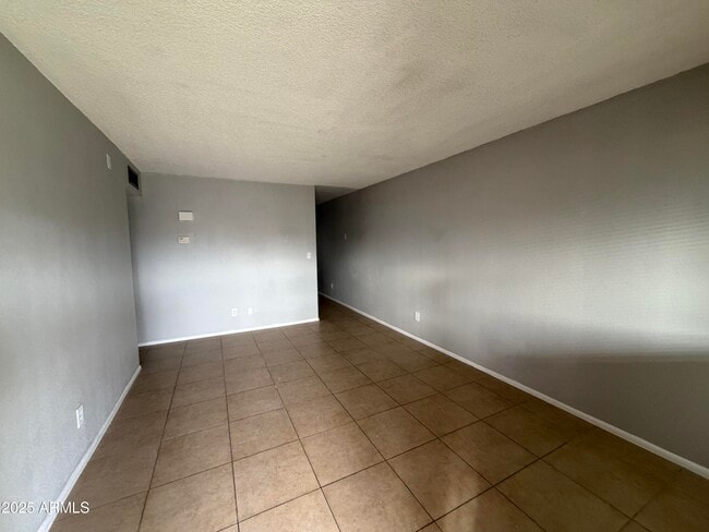 Building Photo - 8316 N 60th Ave