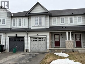 Building Photo - 121 Bloomington Dr