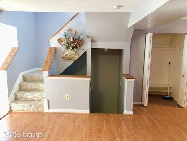 Building Photo - 3 br, 3.5 bath House - 8700 Manahan Dr