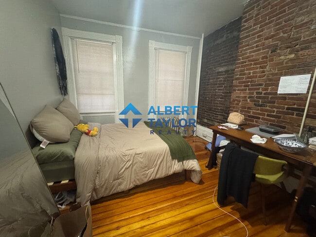 Building Photo - 5 Champney Pl