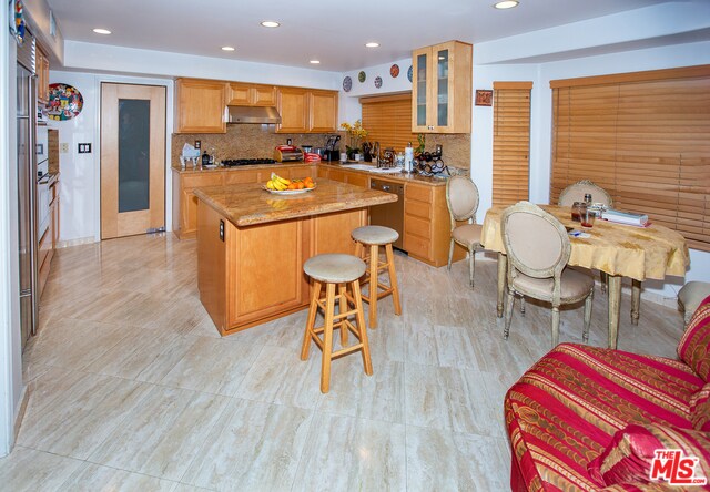 Foto del edificio - 3703 Liberty Canyon Rd