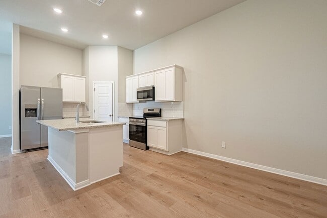 Building Photo - 414 Cross Barn Blvd